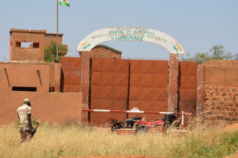 معتقل مغربي يعاني في سجن بالنيجر‬